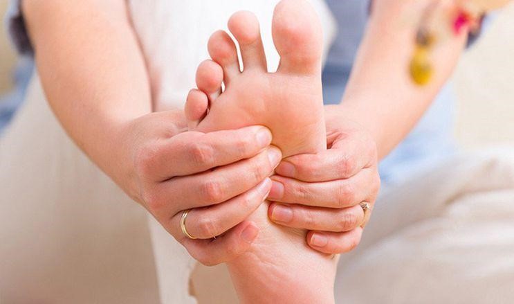 Xoa bóp giúp các mạch máu ở chân được lưu thông tốt hơn