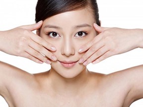 Dưỡng da đủ bước giúp làn da hấp thụ dưỡng chất được nhiều hơn